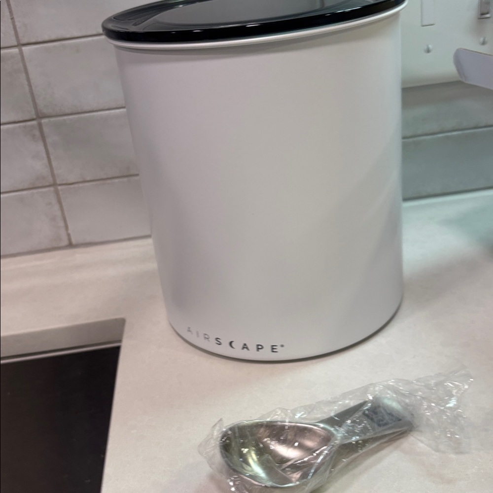 Airscape Galvanized Steel airtight dry food Container - Picture 2 of 6